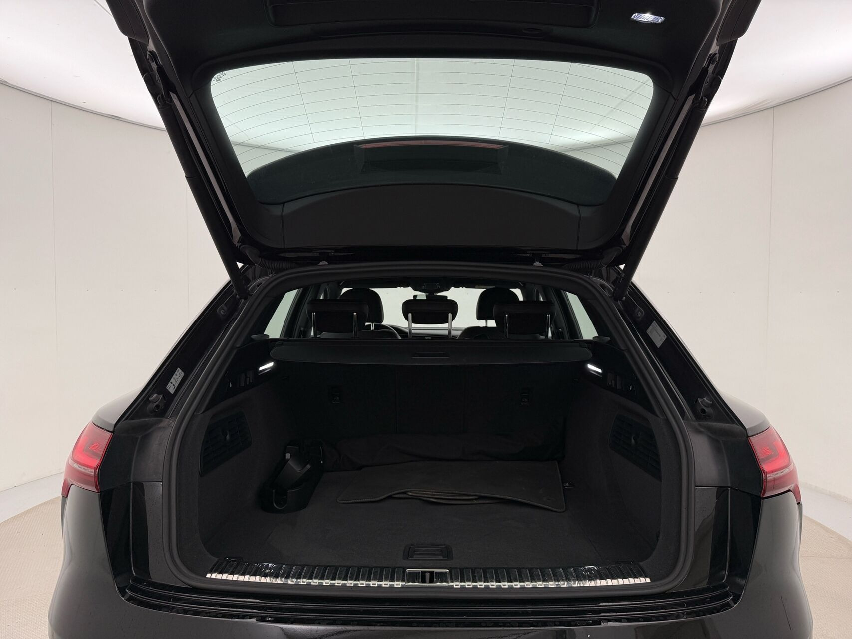 Sort Audi e-tron fra 2021