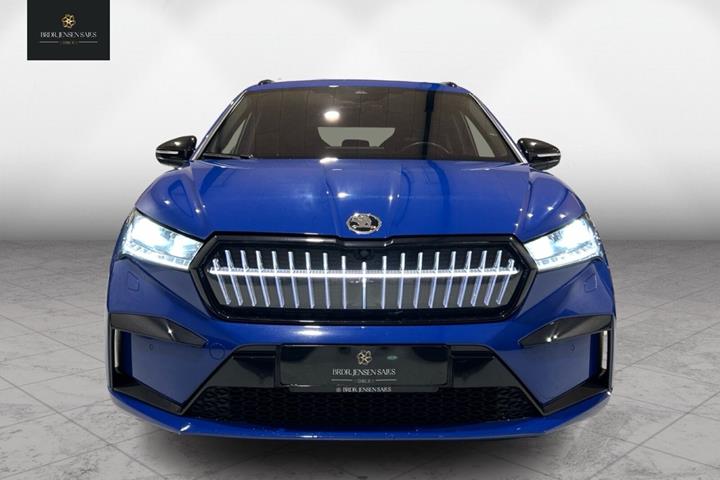 Blå Skoda Enyaq fra 2024