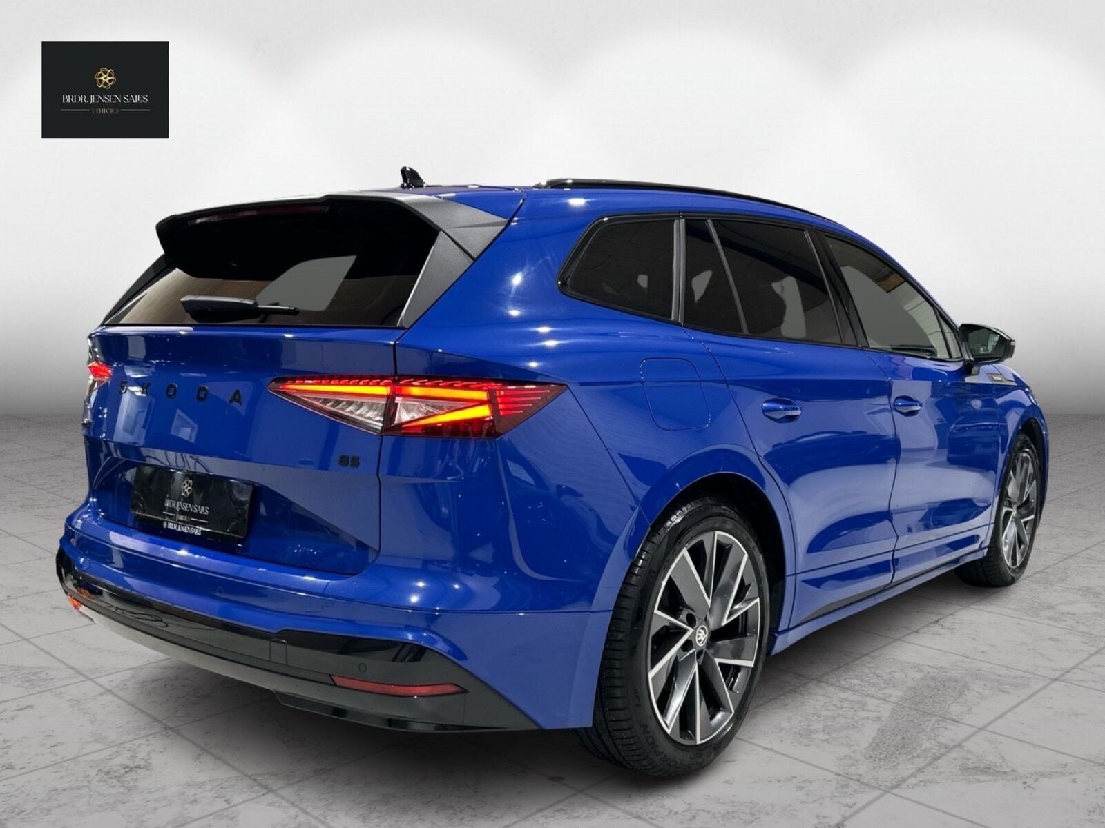 Blå Skoda Enyaq fra 2024