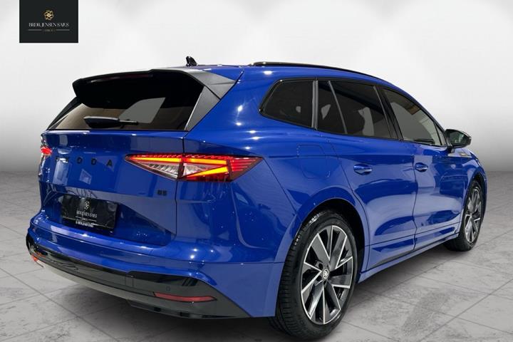 Blå Skoda Enyaq fra 2024