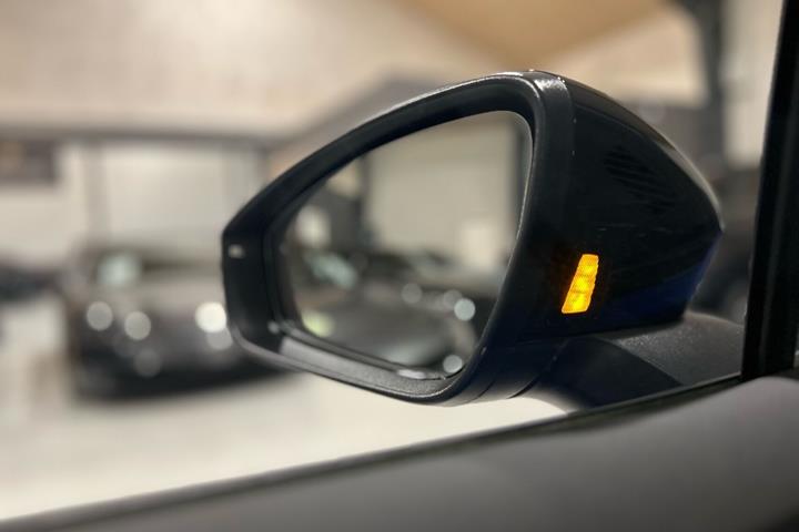 Blå Skoda Enyaq fra 2024