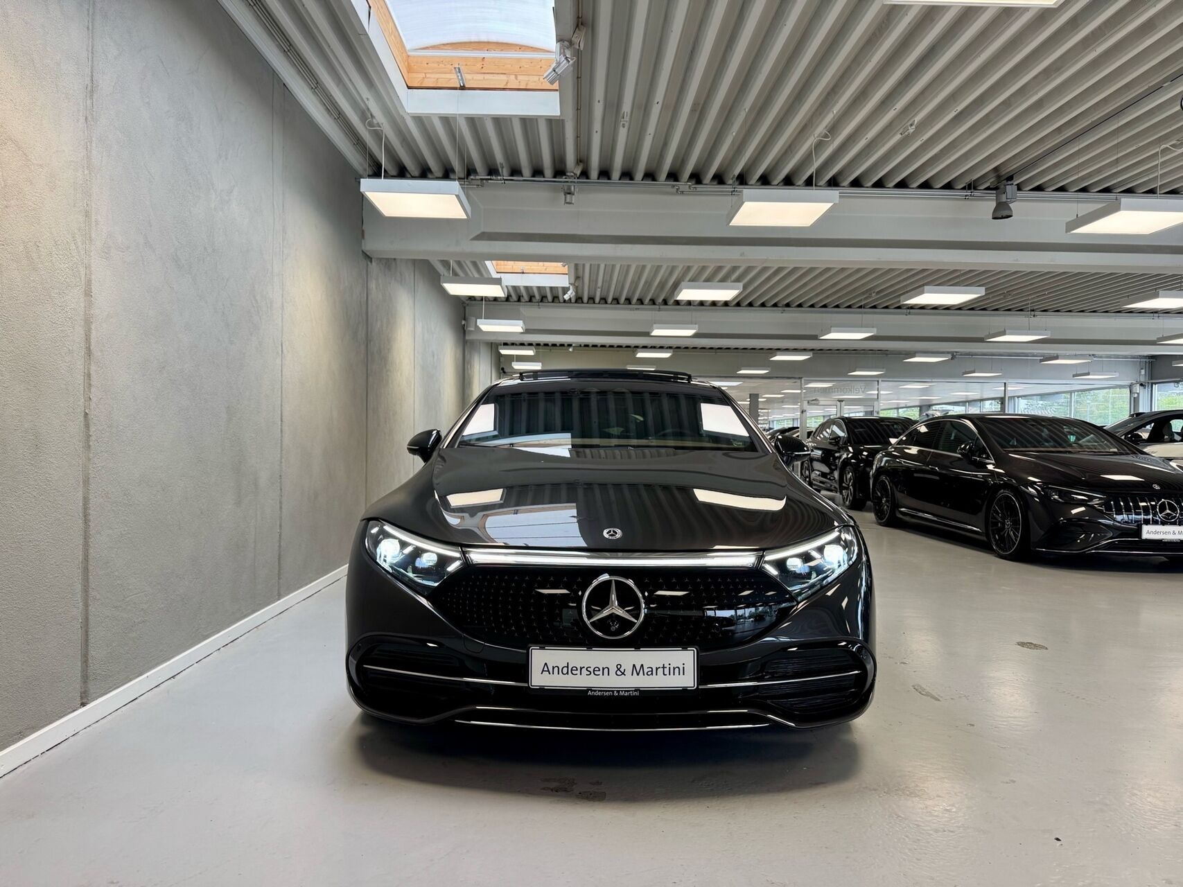 Grå Mercedes EQS 450 fra 2025
