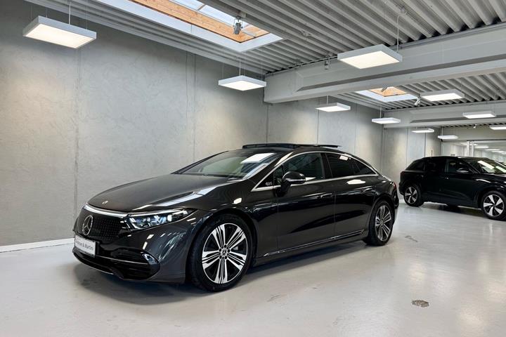 Grå Mercedes EQS450+ fra 2025