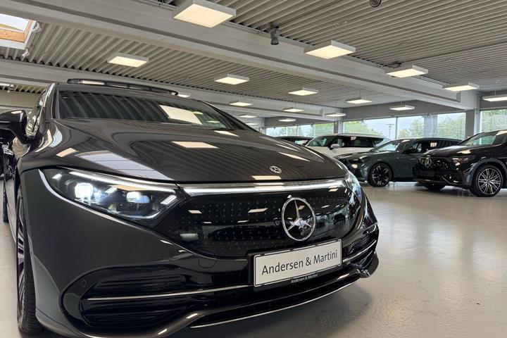 Grå Mercedes EQS450+ fra 2025