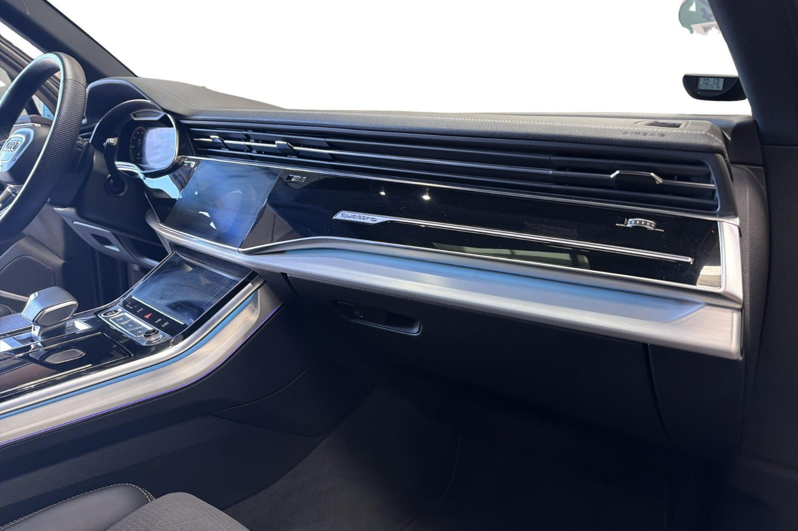 Grå Audi Q7 fra 2025