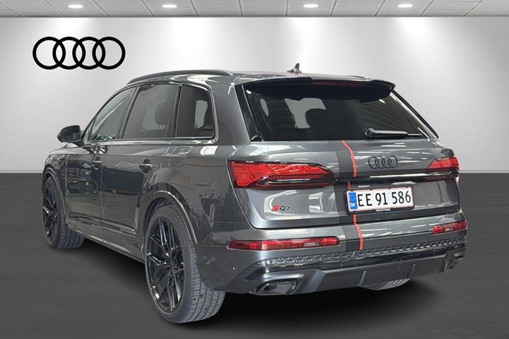 Grå Audi Q7 fra 2025