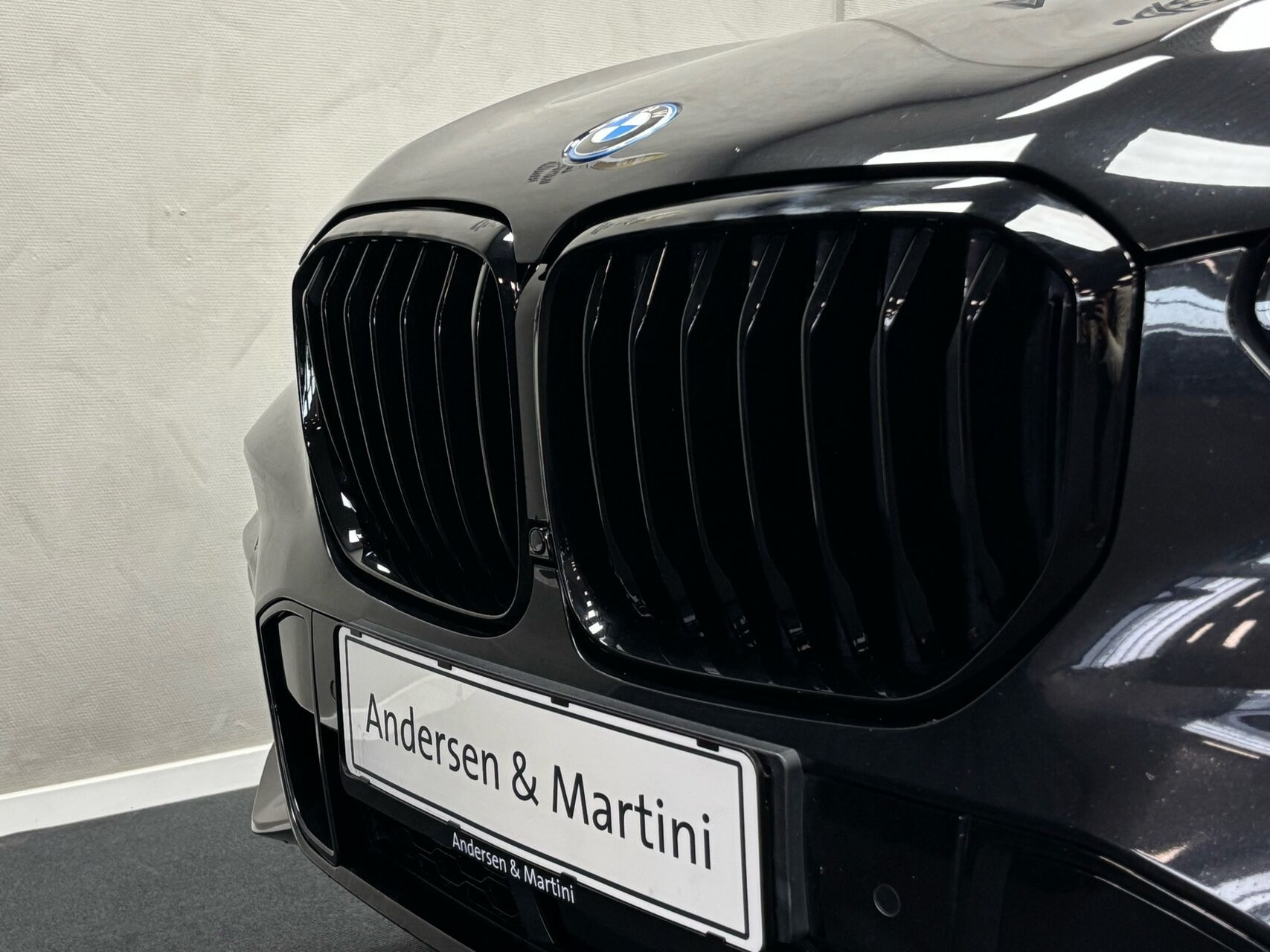 Sort BMW X5 fra 2021