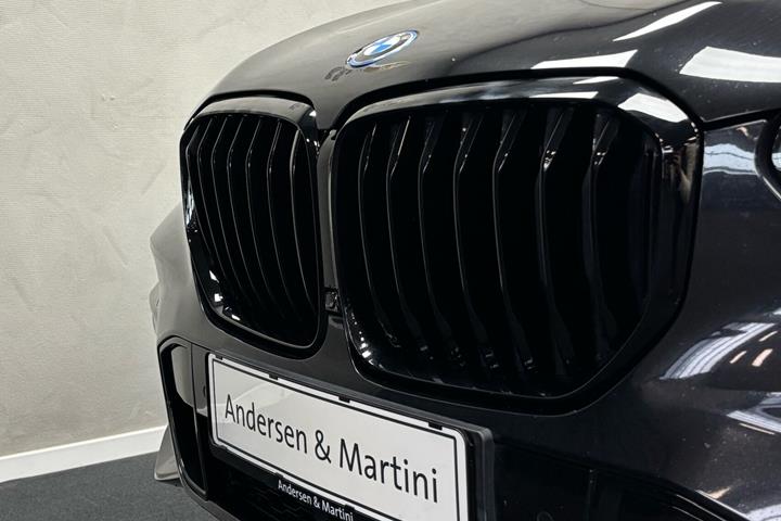 Sort BMW X5 fra 2021