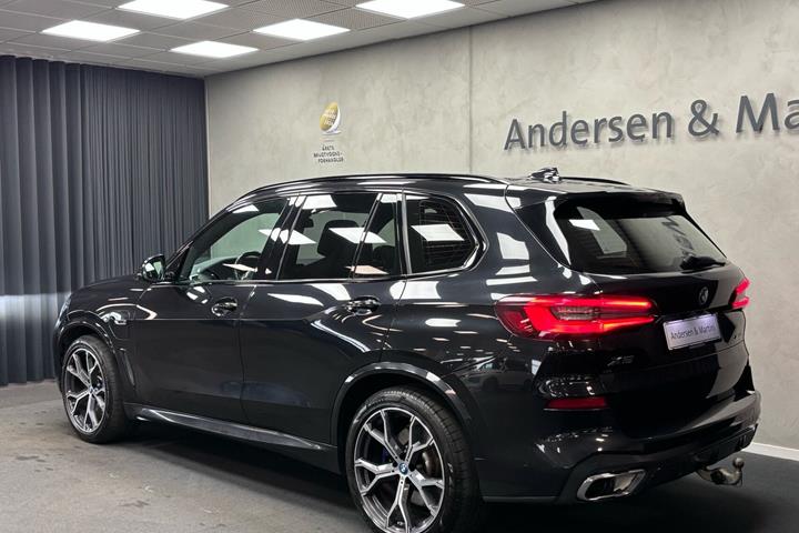 Sort BMW X5 fra 2021