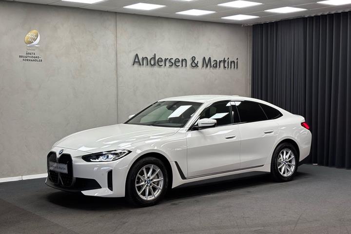 Hvid BMW i4 fra 2023