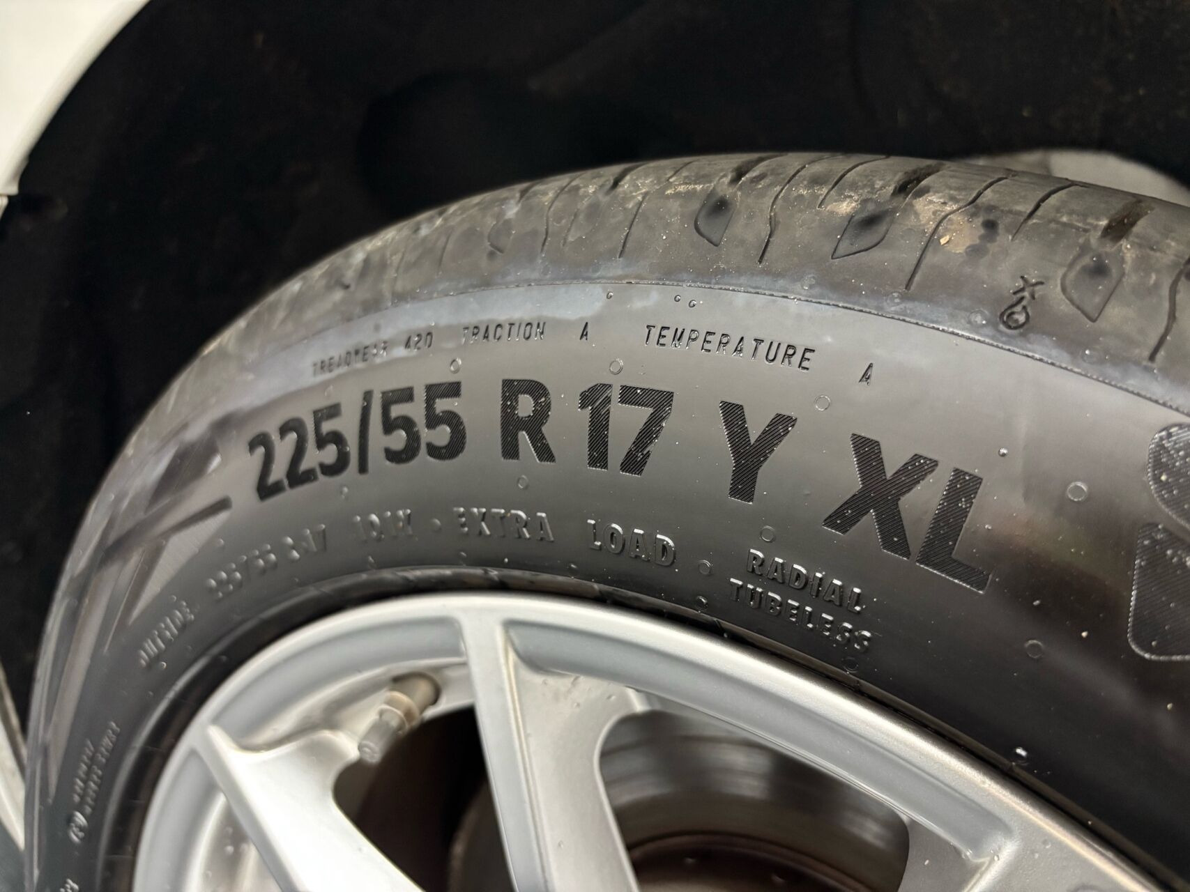 Hvid BMW i4 fra 2023
