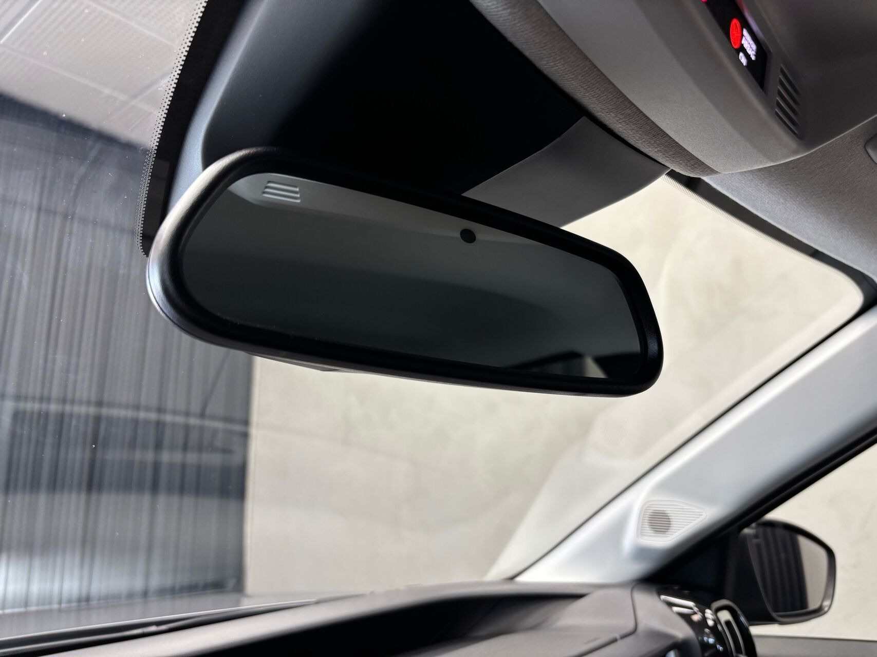 Grå Citroën ë-C3 fra 2025