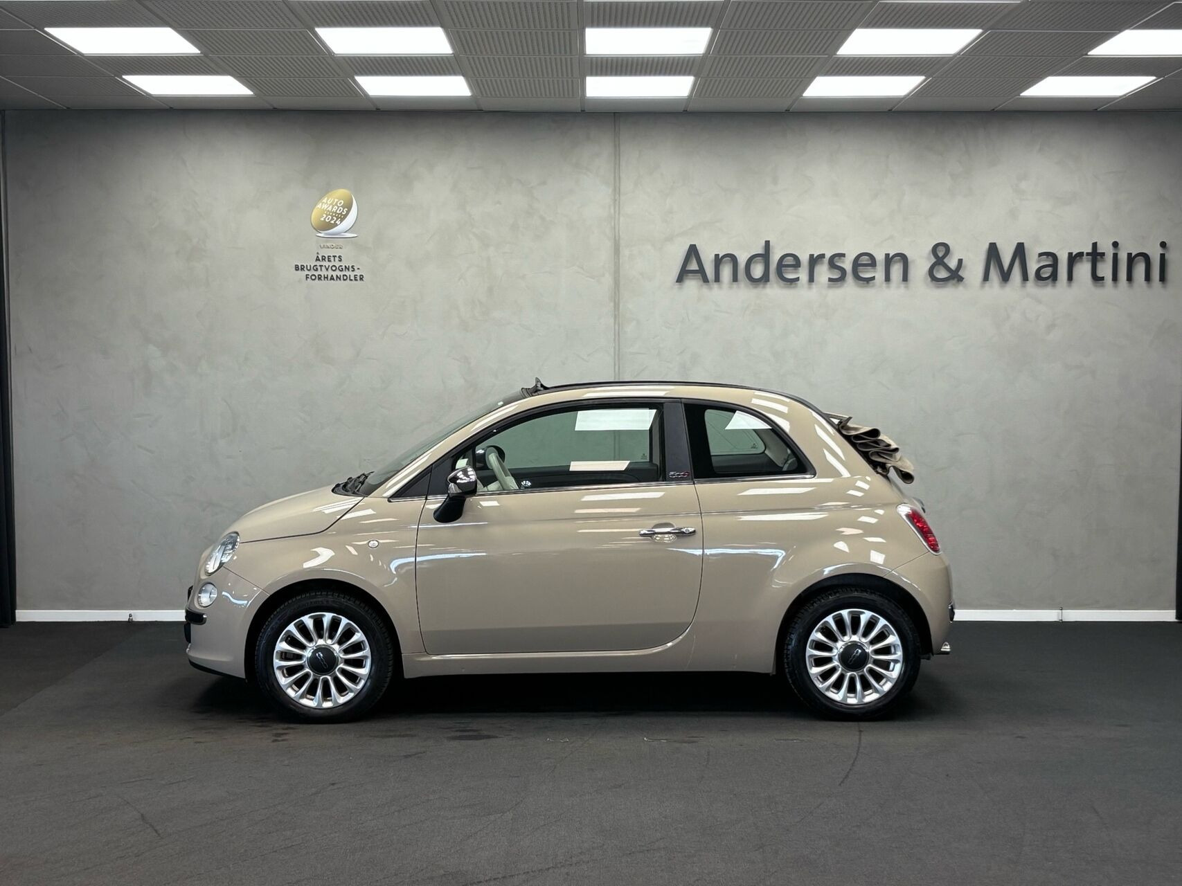 Brun Fiat 500C fra 2015