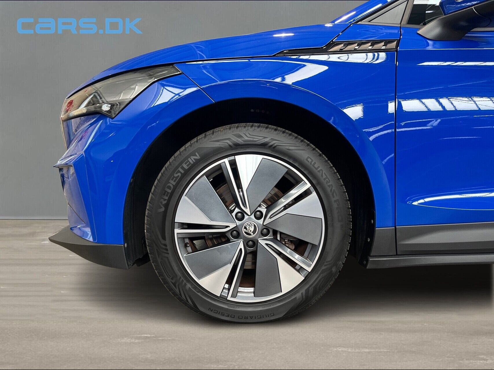 Blå Skoda Enyaq fra 2024