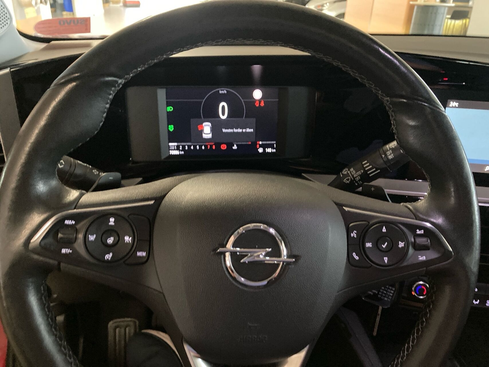 Rød Opel Mokka fra 2023