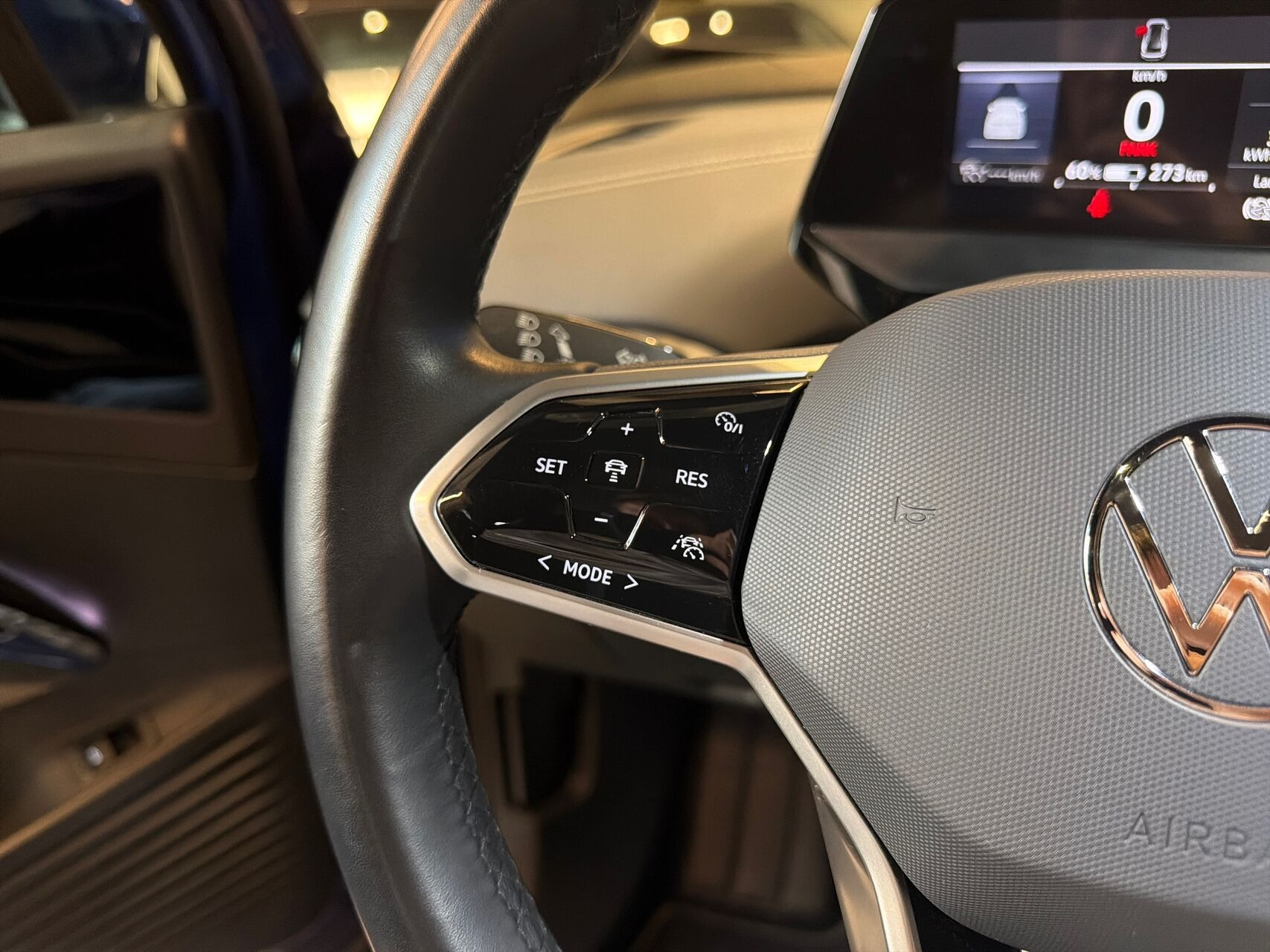 Blå VW ID.4 fra 2023