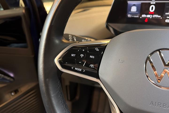 Blå VW ID.4 fra 2023