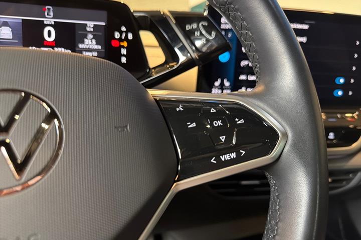 Blå VW ID.4 fra 2023