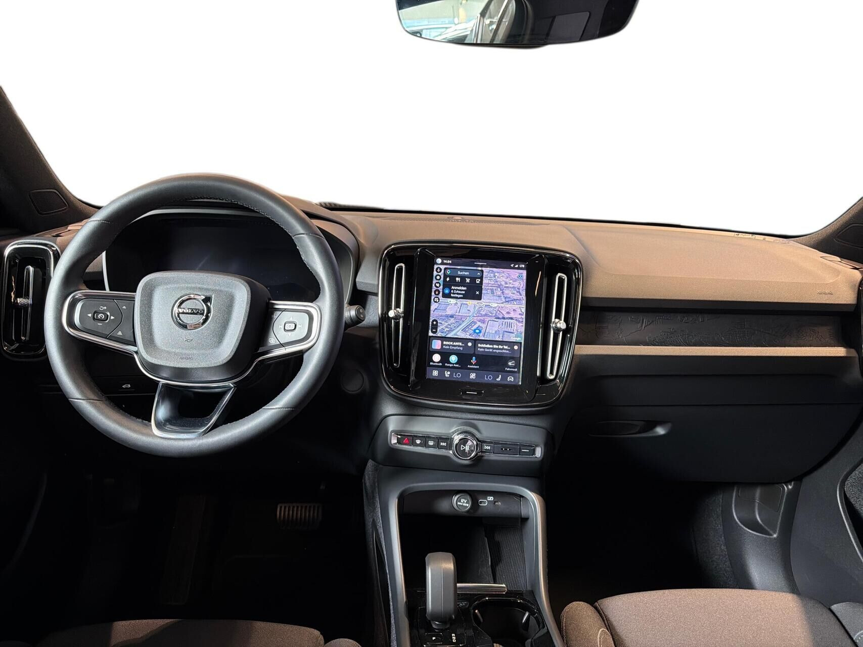Blå Volvo XC40 fra 2023