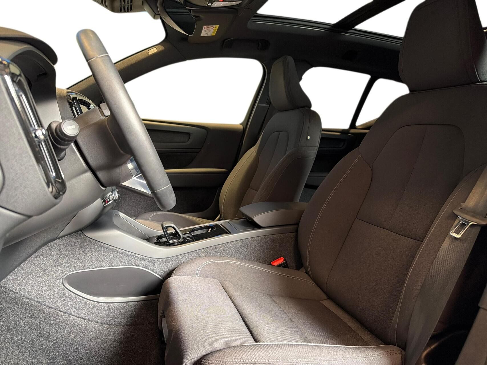 Blå Volvo XC40 fra 2023
