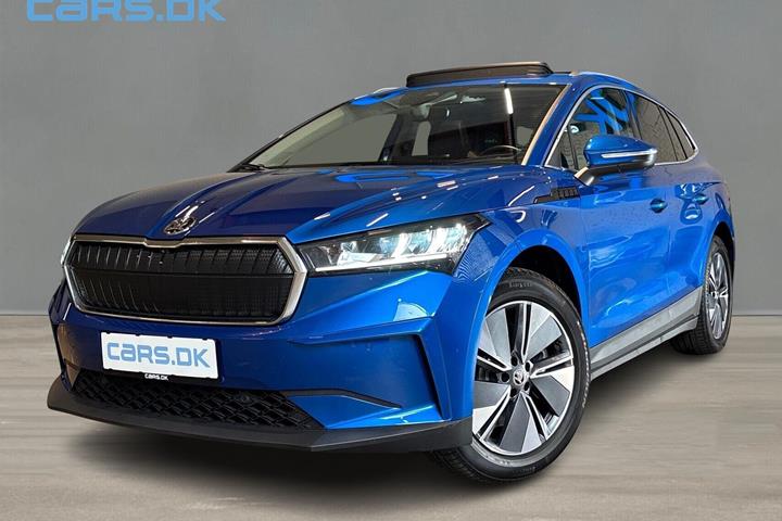 Blå Skoda Enyaq fra 2023 set udefra