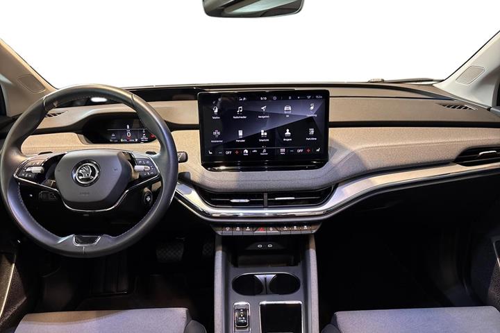 Blå Skoda Enyaq fra 2023