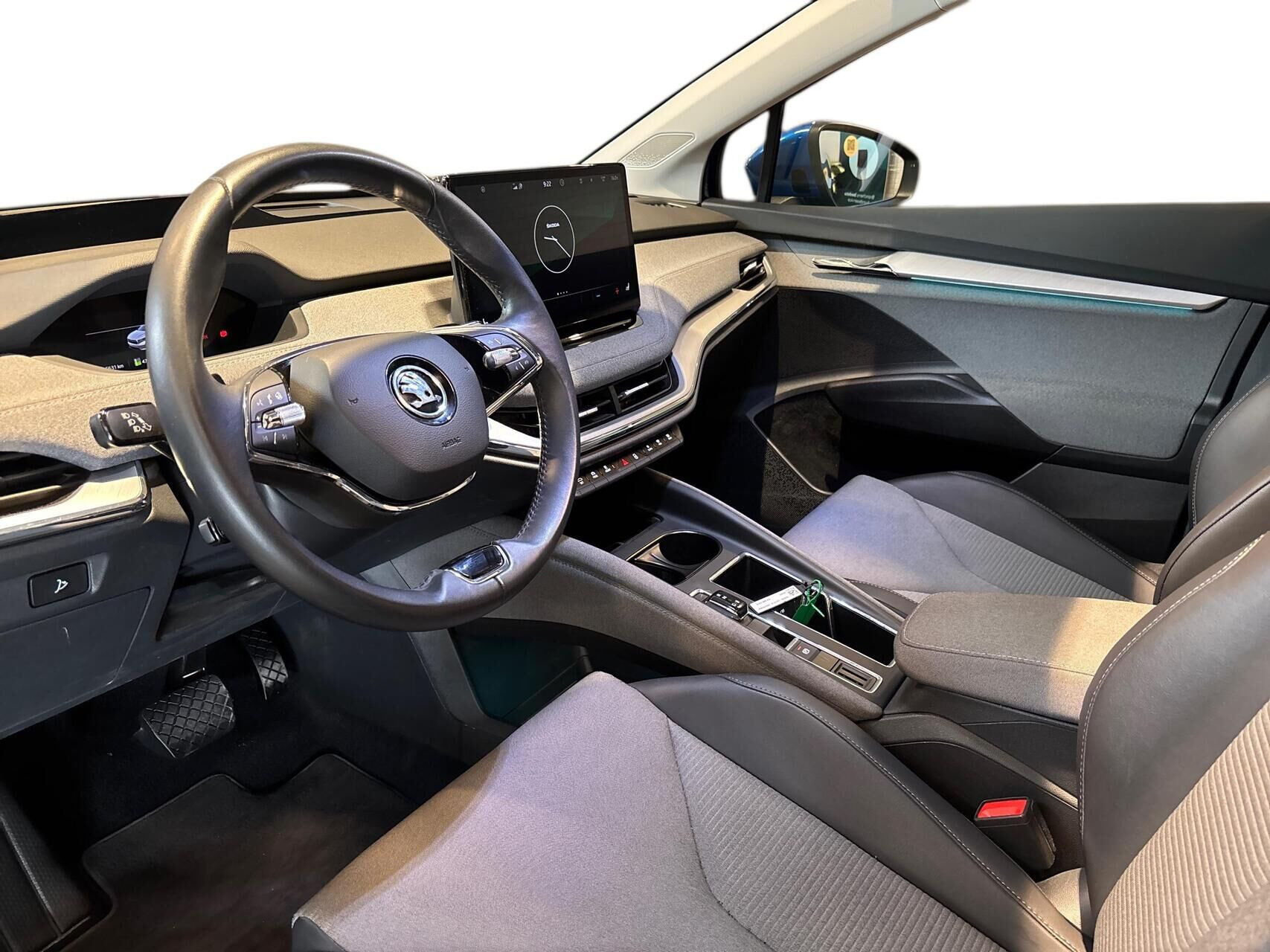Blå Skoda Enyaq fra 2023