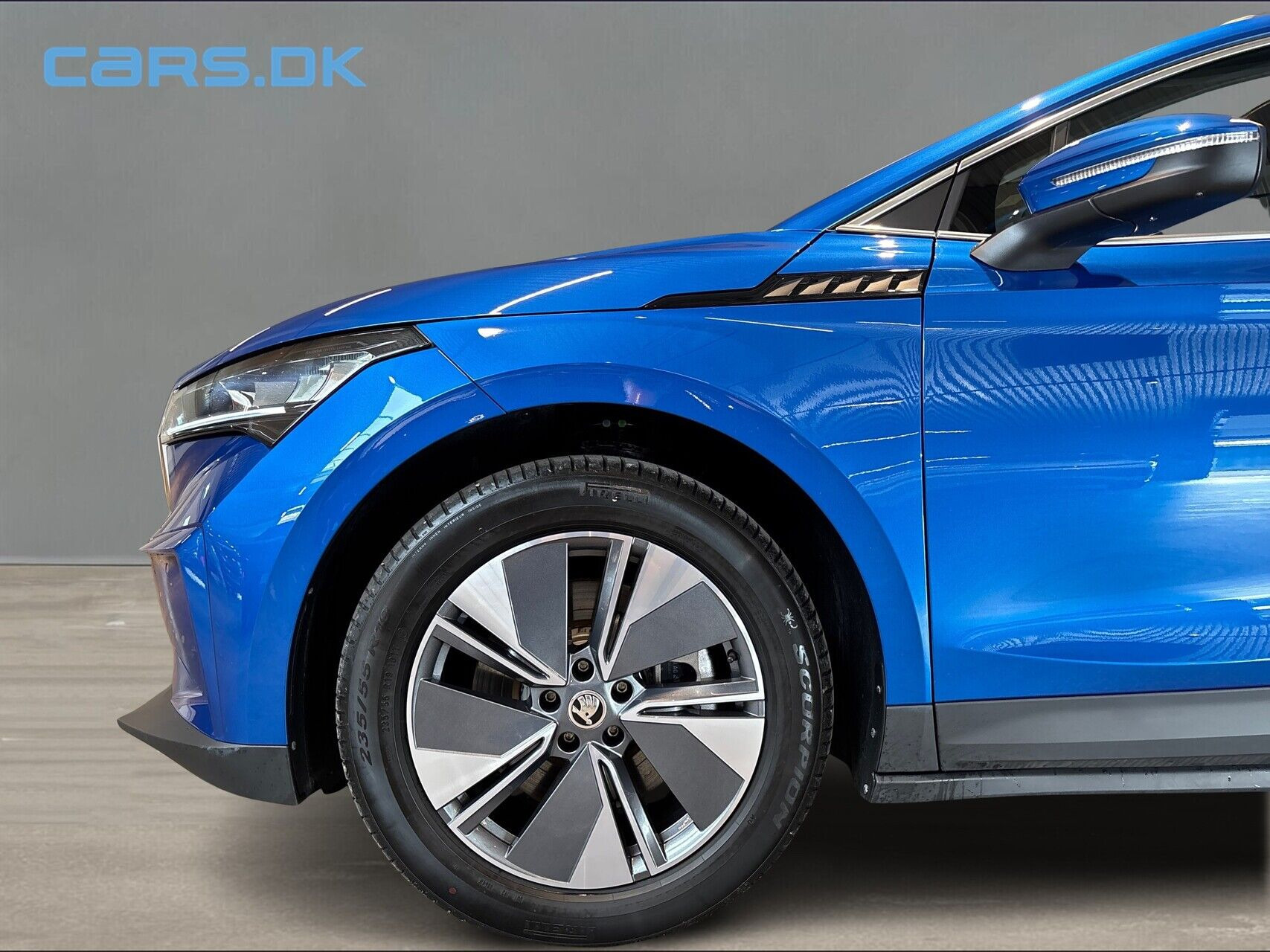 Blå Skoda Enyaq fra 2023