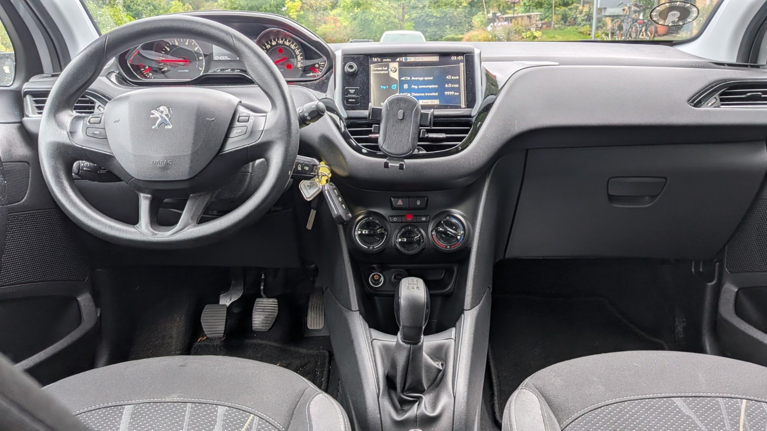 Sølv Peugeot 208 fra 2013