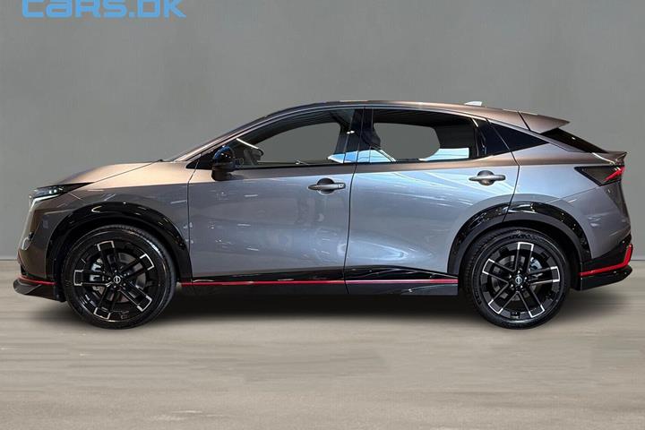 Grå Nissan Ariya fra 2026