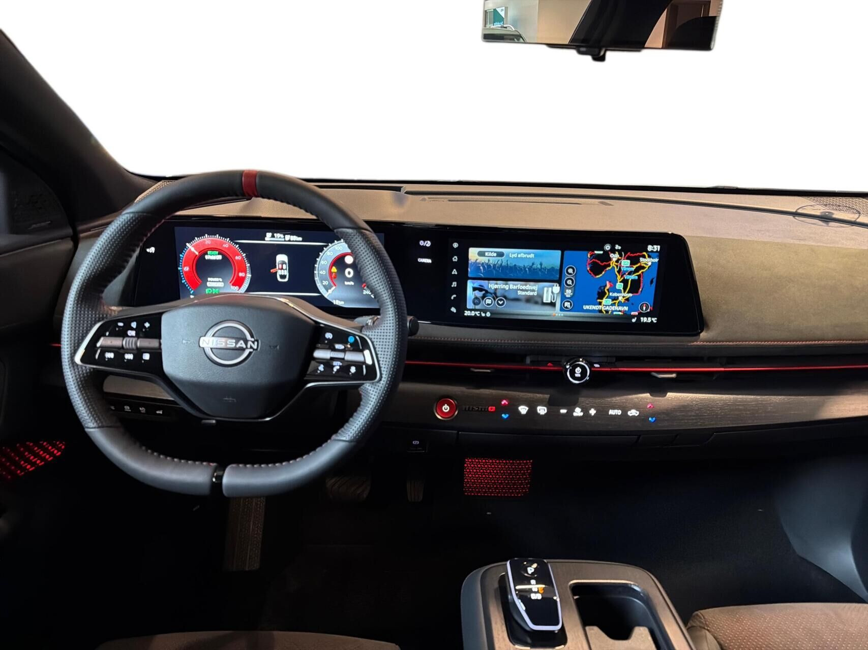 Grå Nissan Ariya fra 2026