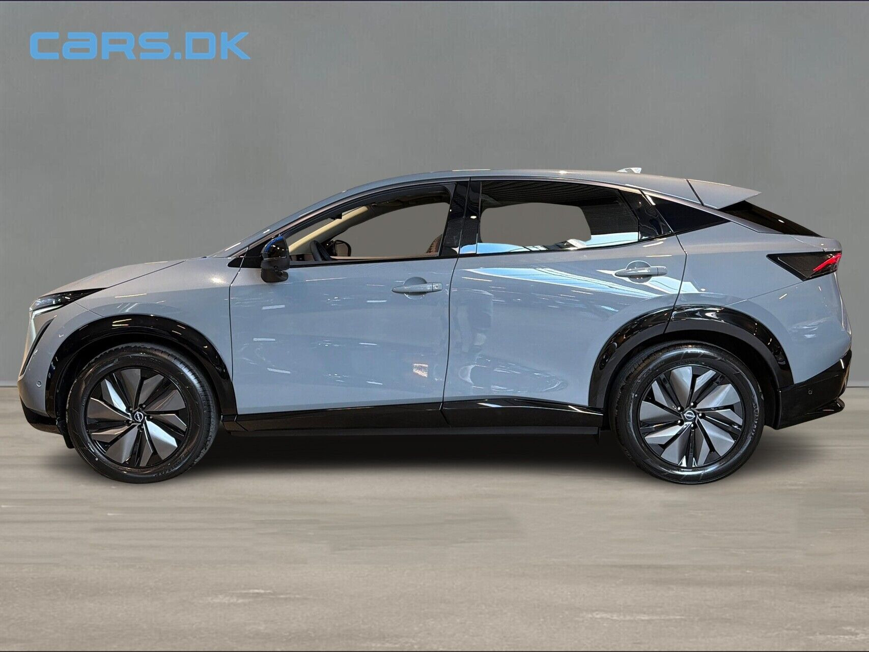 Grå Nissan Ariya fra 2026