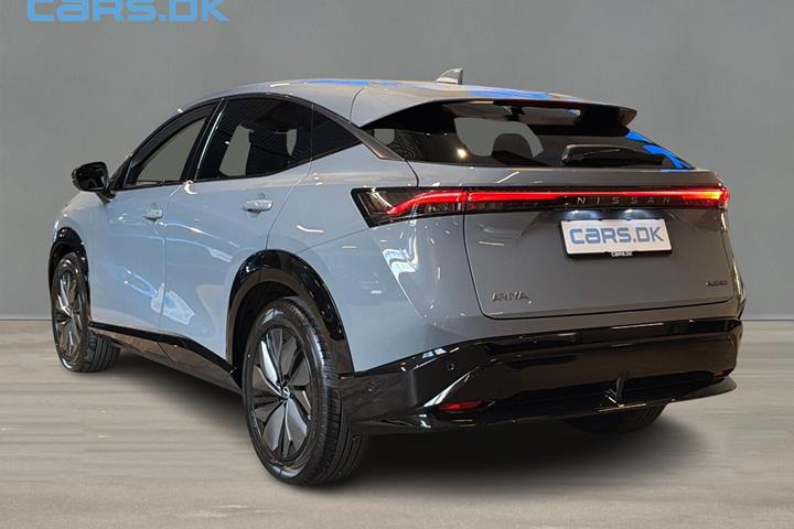 Grå Nissan Ariya fra 2026