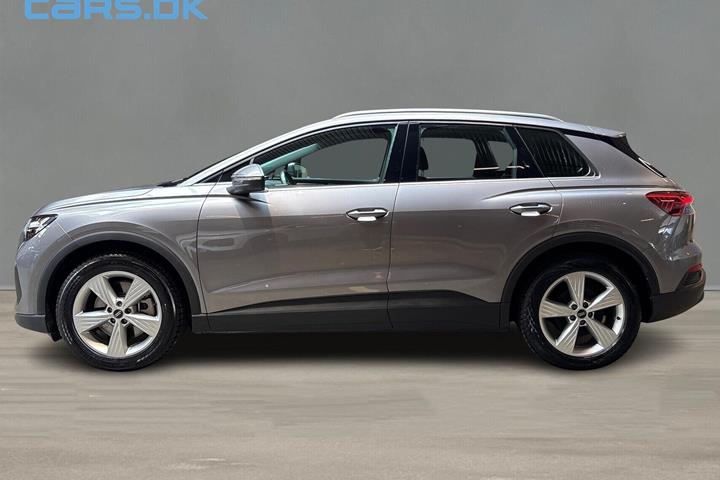 Grå Audi Q4 fra 2024