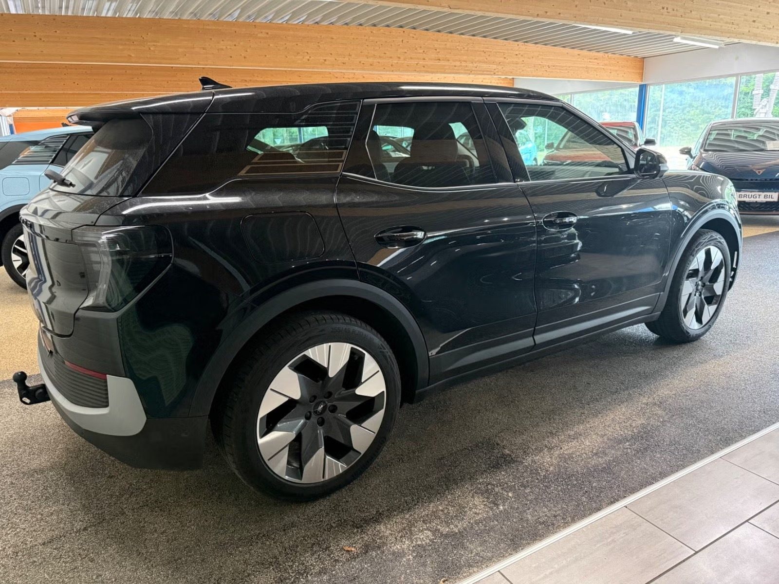 Sort Ford Explorer fra 2026