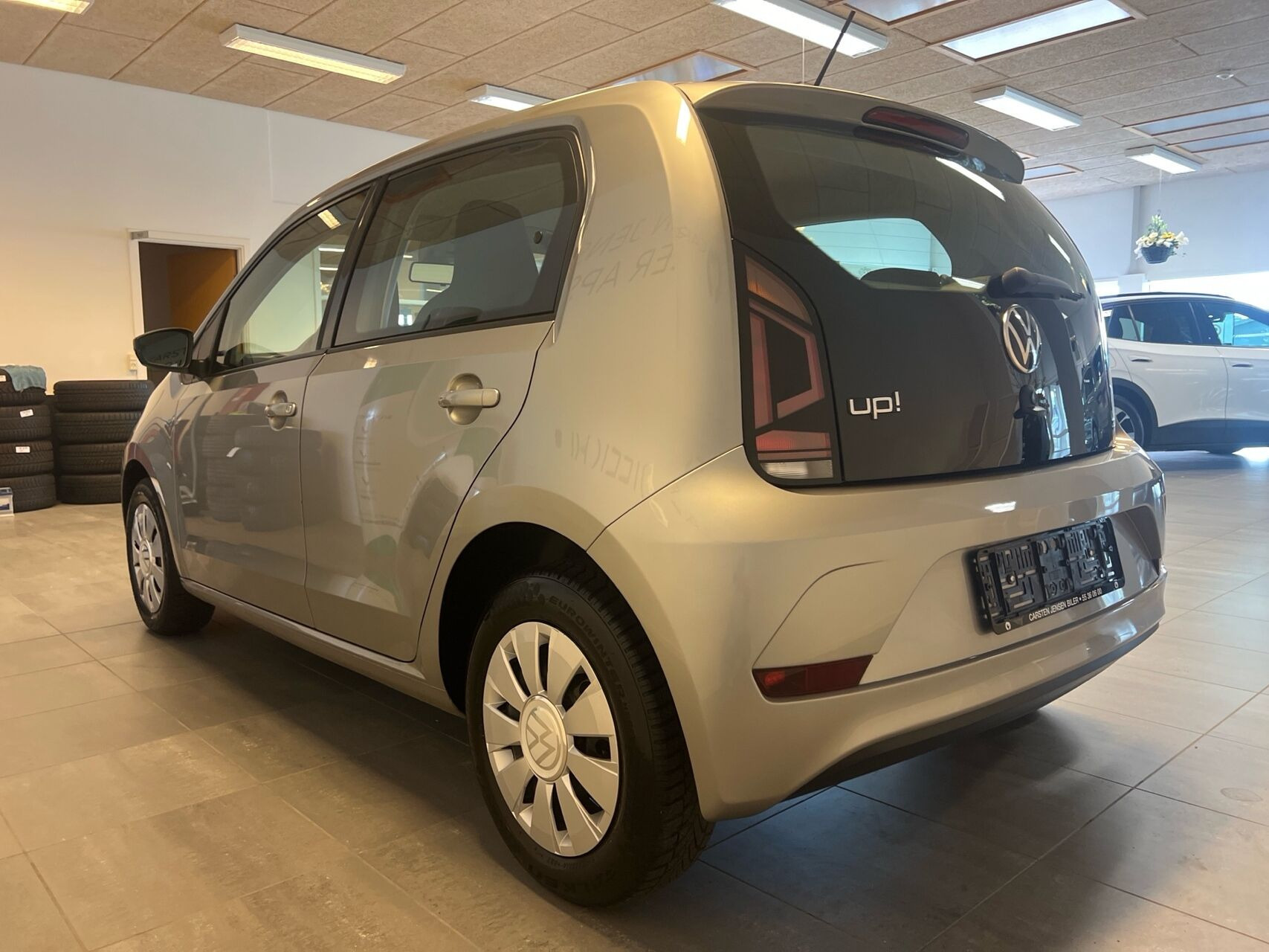 Grå VW up fra 2021