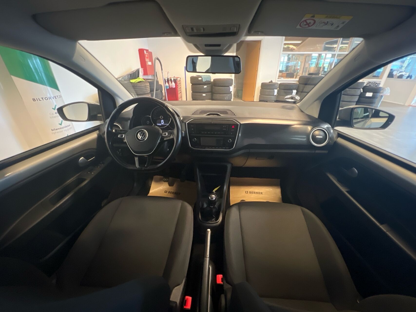 Grå VW up fra 2021