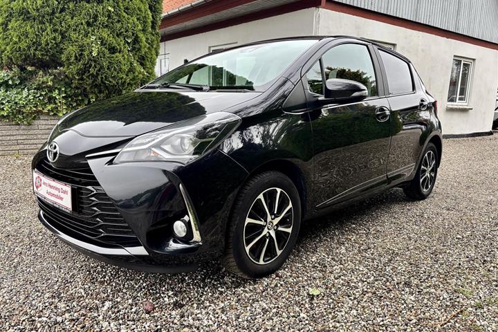 Sort Toyota Yaris fra 2018