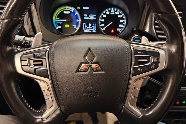 Sort Mitsubishi Outlander fra 2020