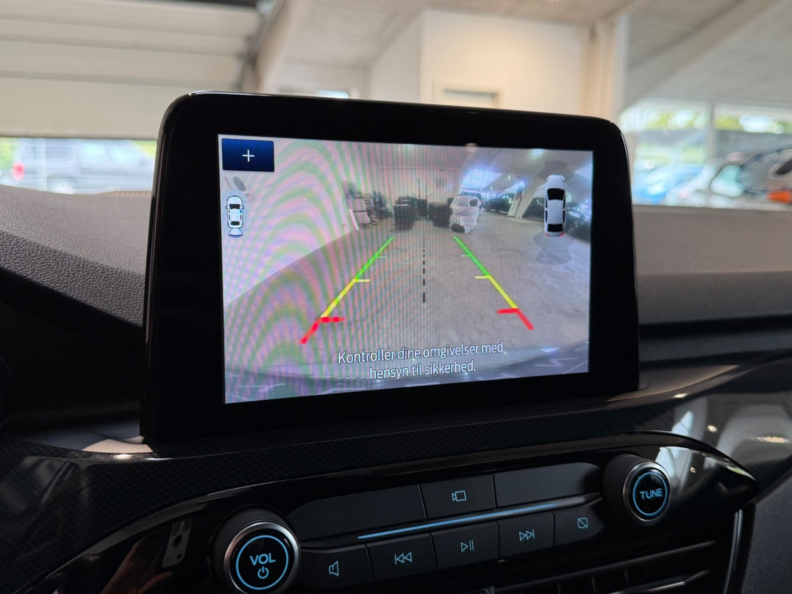 Grå Ford Kuga fra 2021