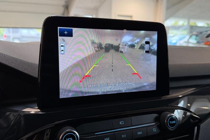 Grå Ford Kuga fra 2021