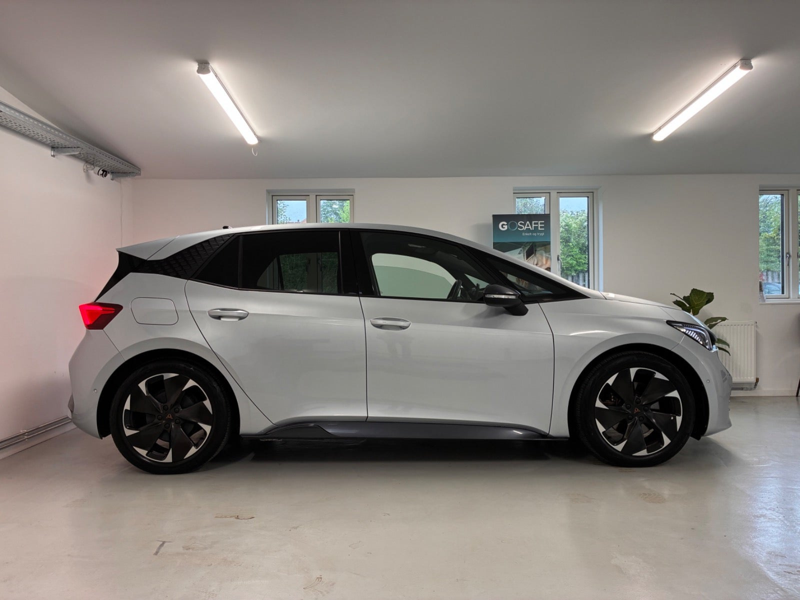Sølv Cupra Born fra 2023