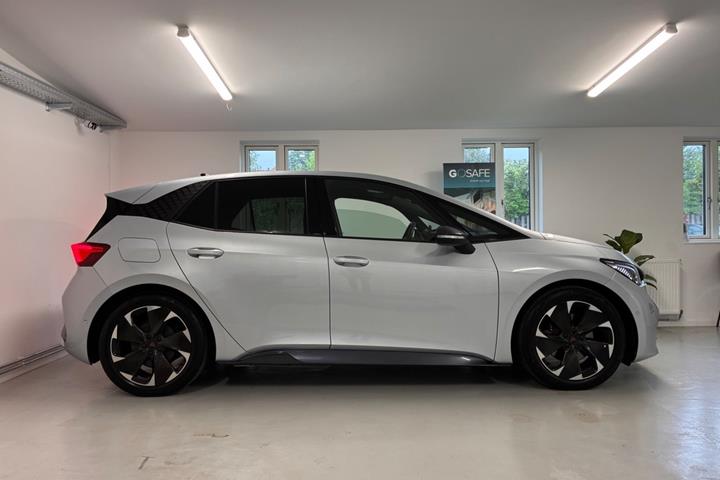 Sølv Cupra Born fra 2023