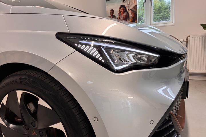 Sølv Cupra Born fra 2023