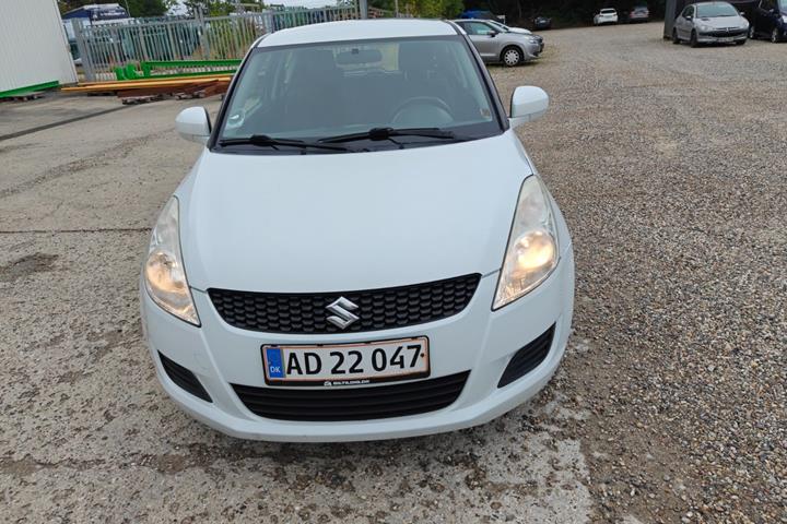 Gul Suzuki Swift fra 2012