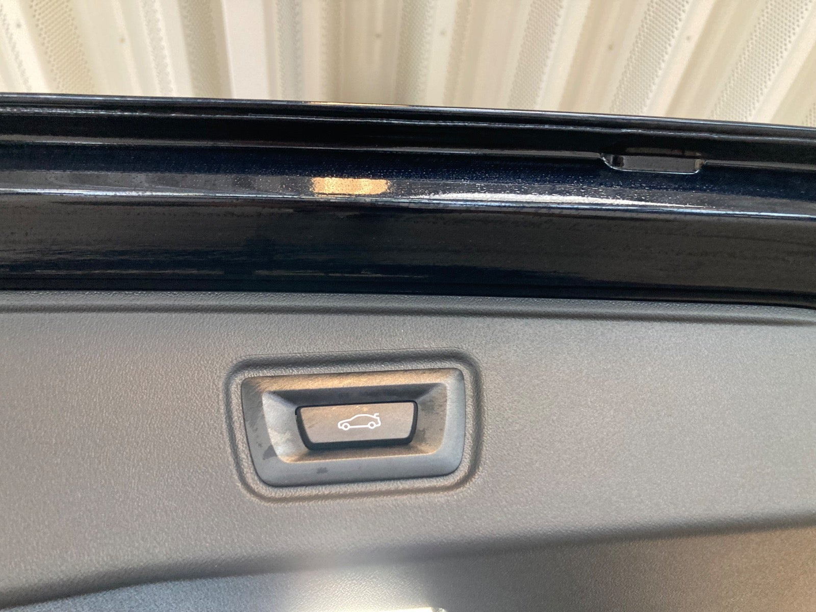 Sort BMW i5 fra 2026