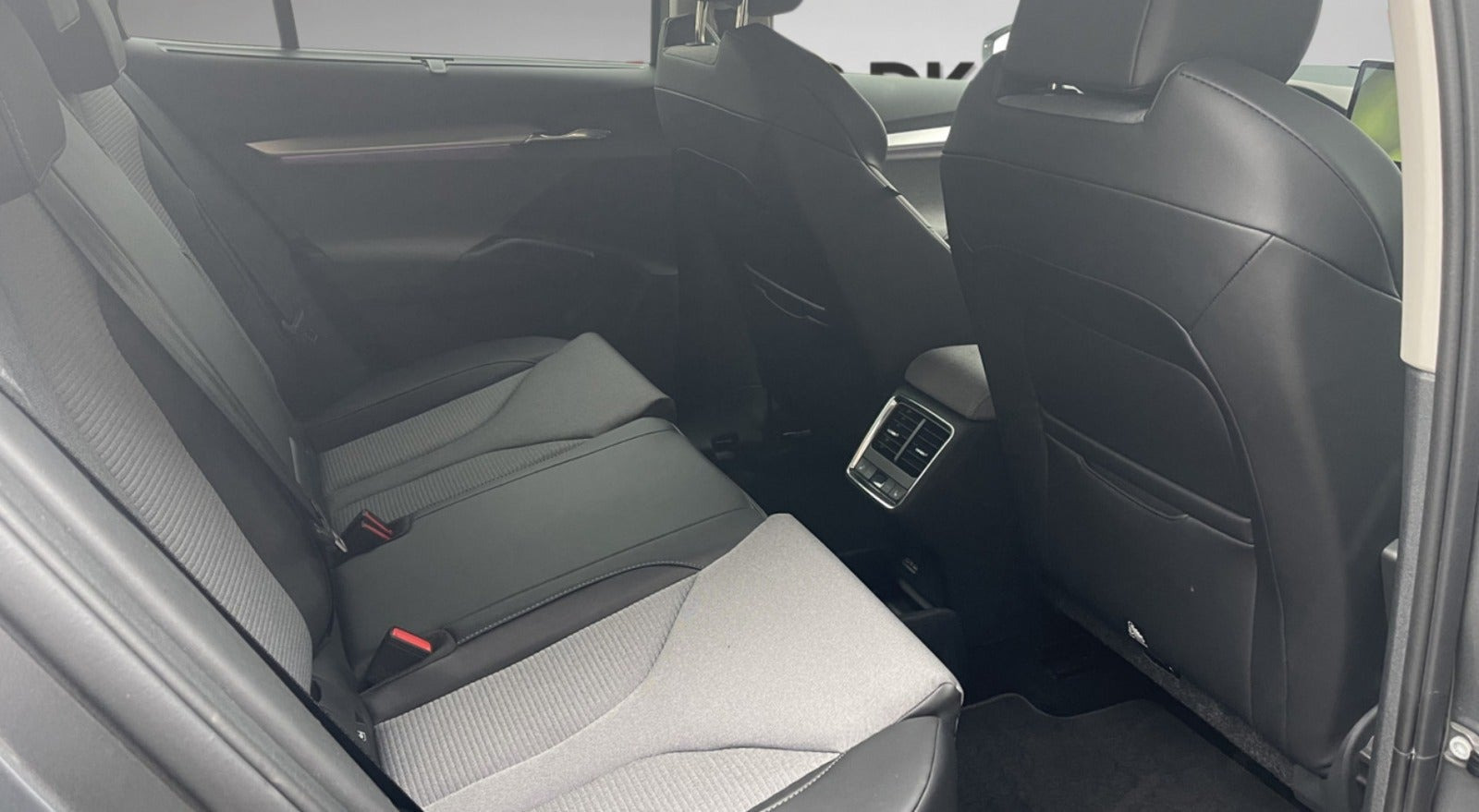 Grå Skoda Enyaq fra 2025
