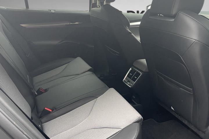 Grå Skoda Enyaq fra 2025