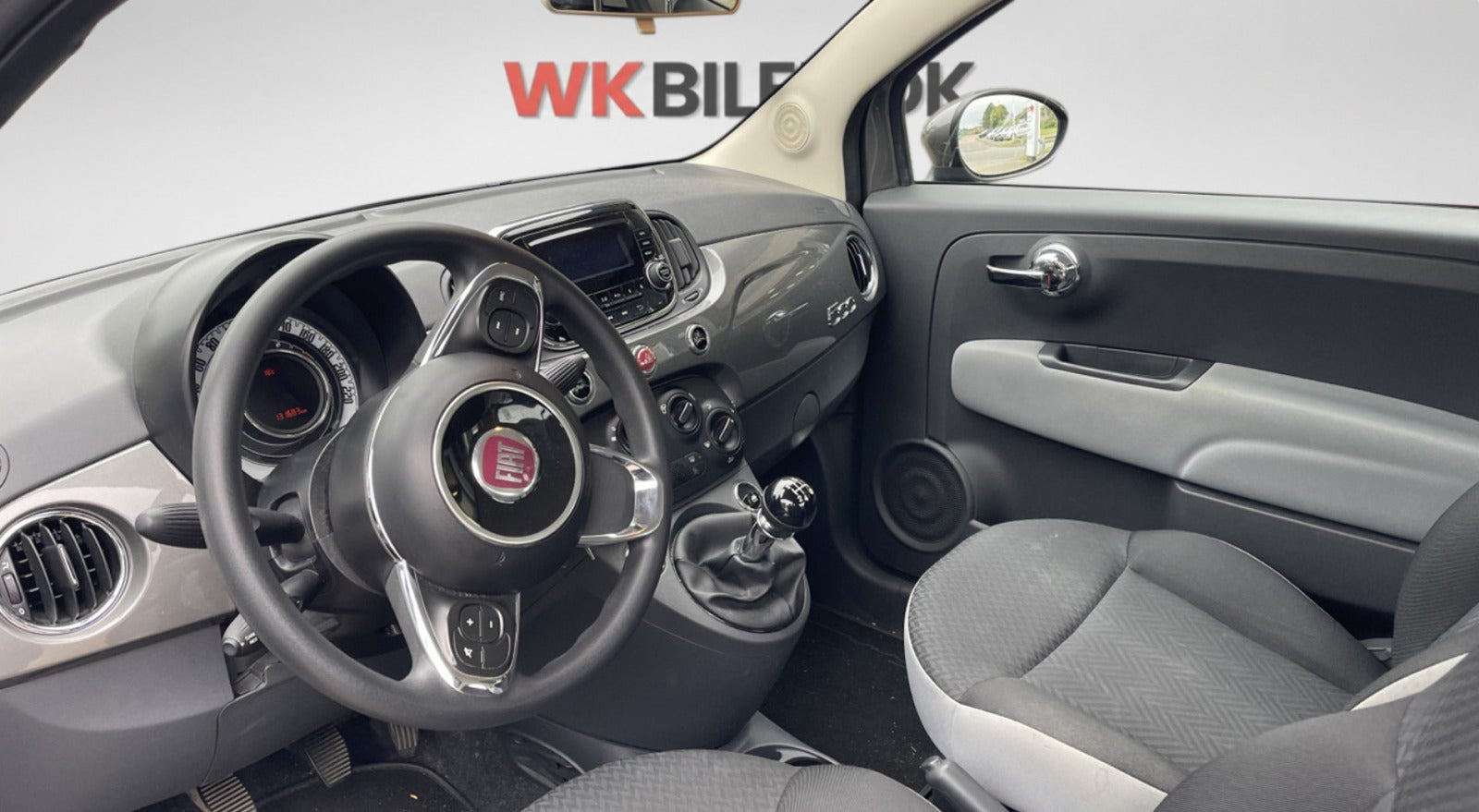 Grå Fiat 500C fra 2017