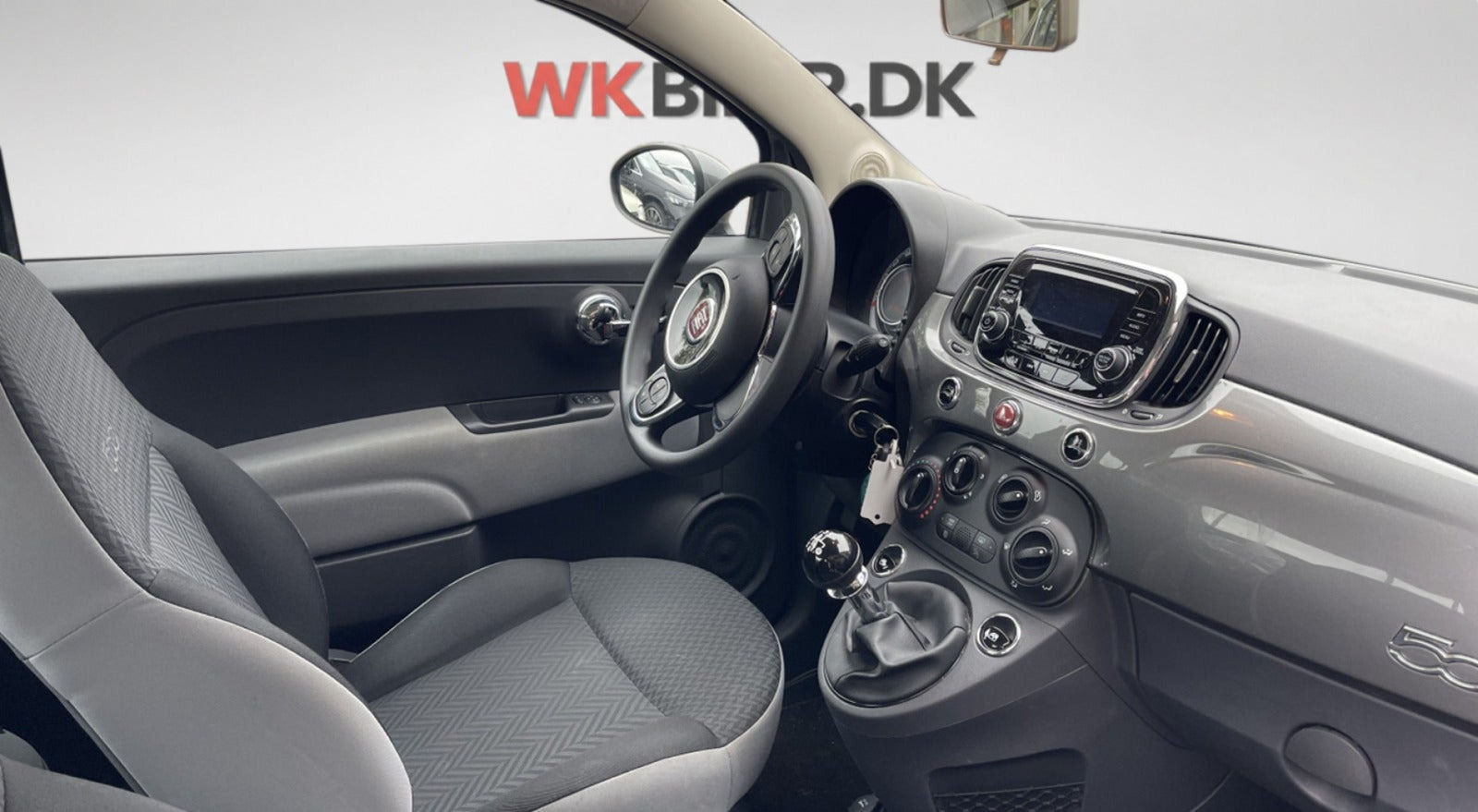 Grå Fiat 500C fra 2017
